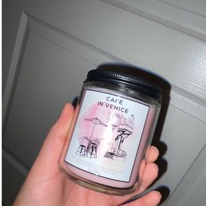 BBW single wick candle scent is cafe in Venice limited edit